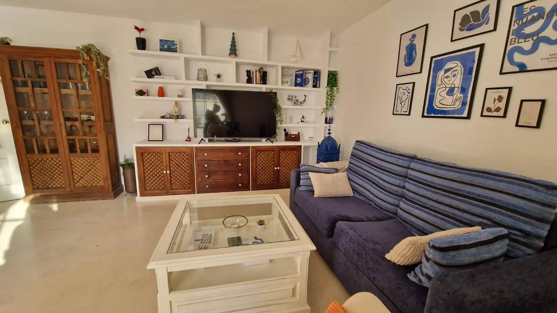 Beautiful Apartment In Calahonda Beach Sitio de Calahonda