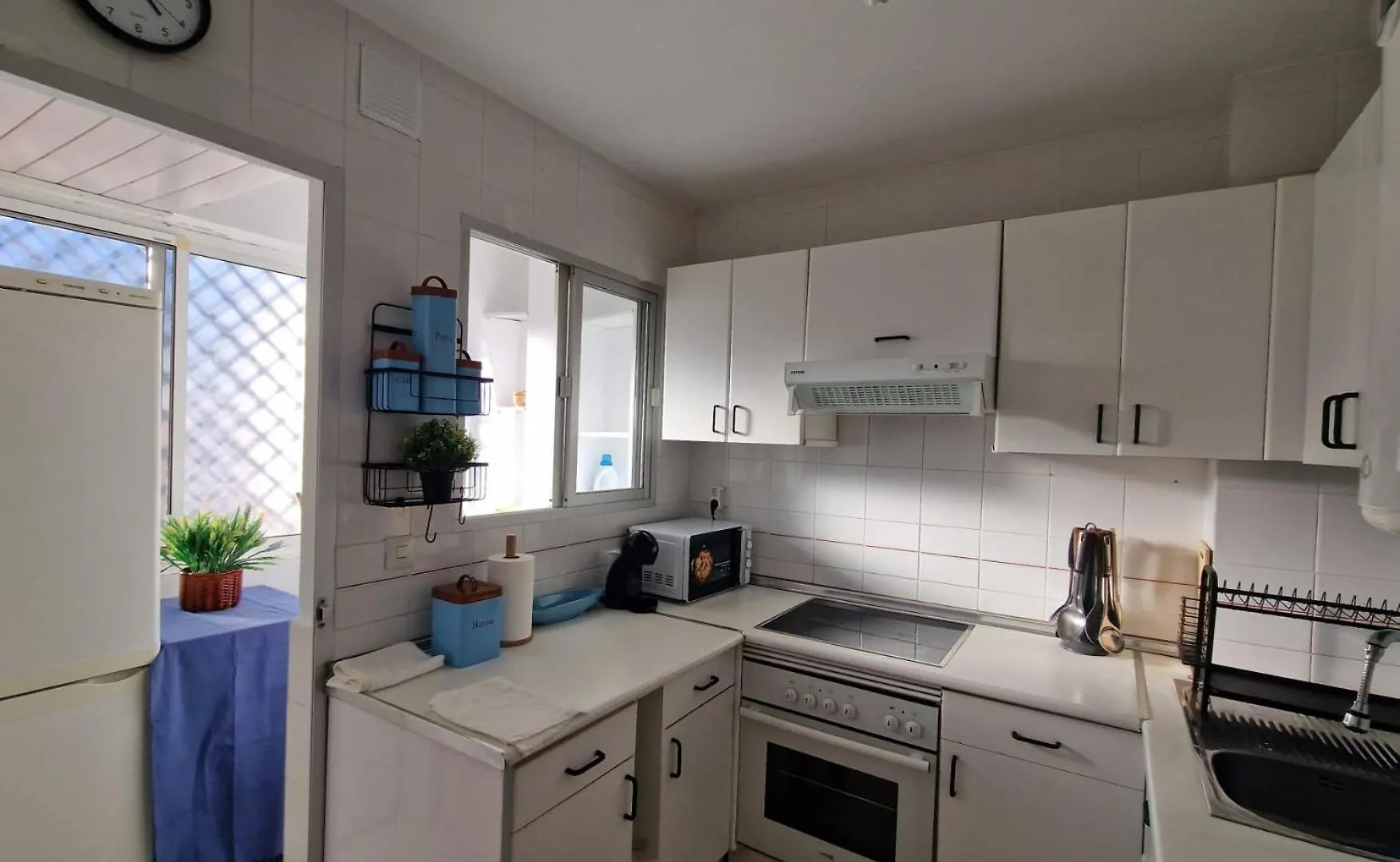 Beautiful Apartment In Calahonda Beach Sitio de Calahonda 0*,  Španělsko