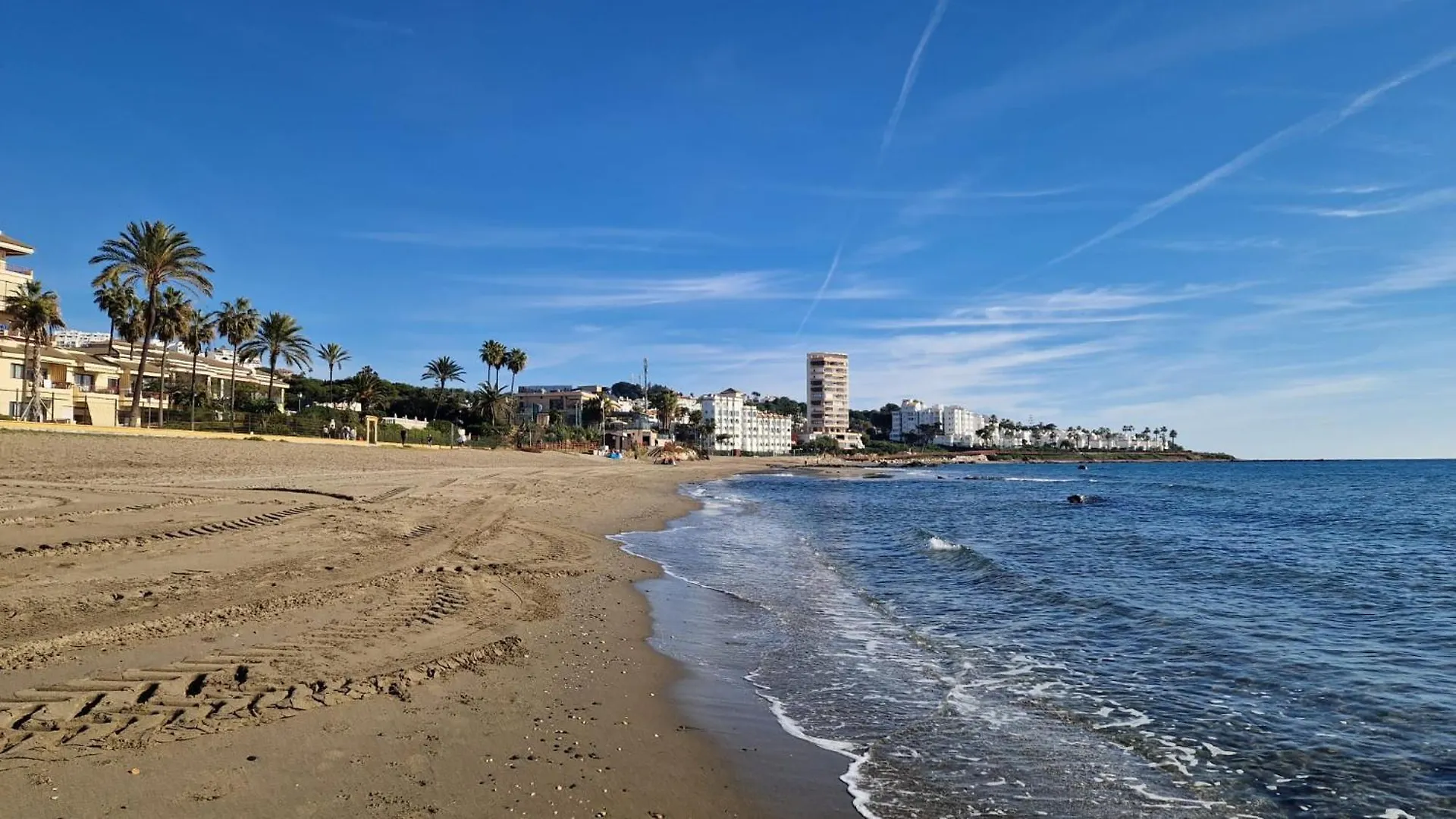 Beautiful Apartment In Calahonda Beach Sitio de Calahonda Spain